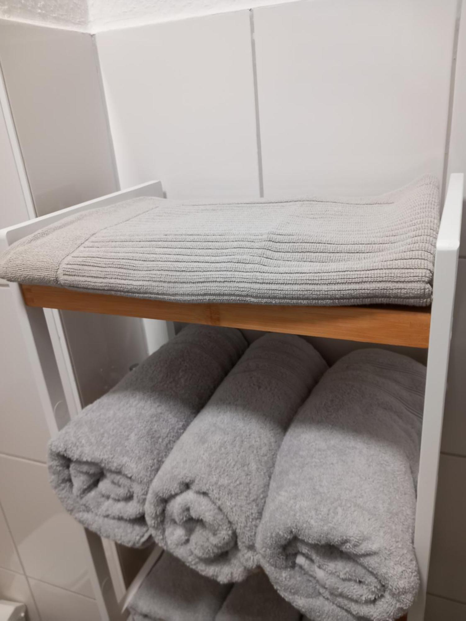 City Apartment Duisburg 1#Netflix &Wlan &Kingsize Bett &Kaffee Maschine & Central & 500M Innenhafen & 2 Min U Bahn Extérieur photo