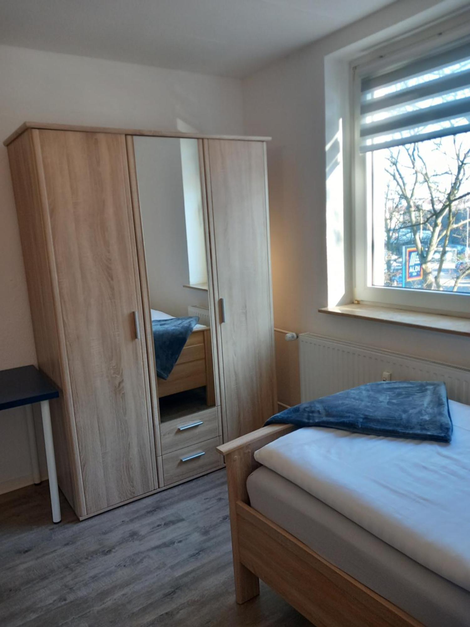 City Apartment Duisburg 1#Netflix &Wlan &Kingsize Bett &Kaffee Maschine & Central & 500M Innenhafen & 2 Min U Bahn Extérieur photo