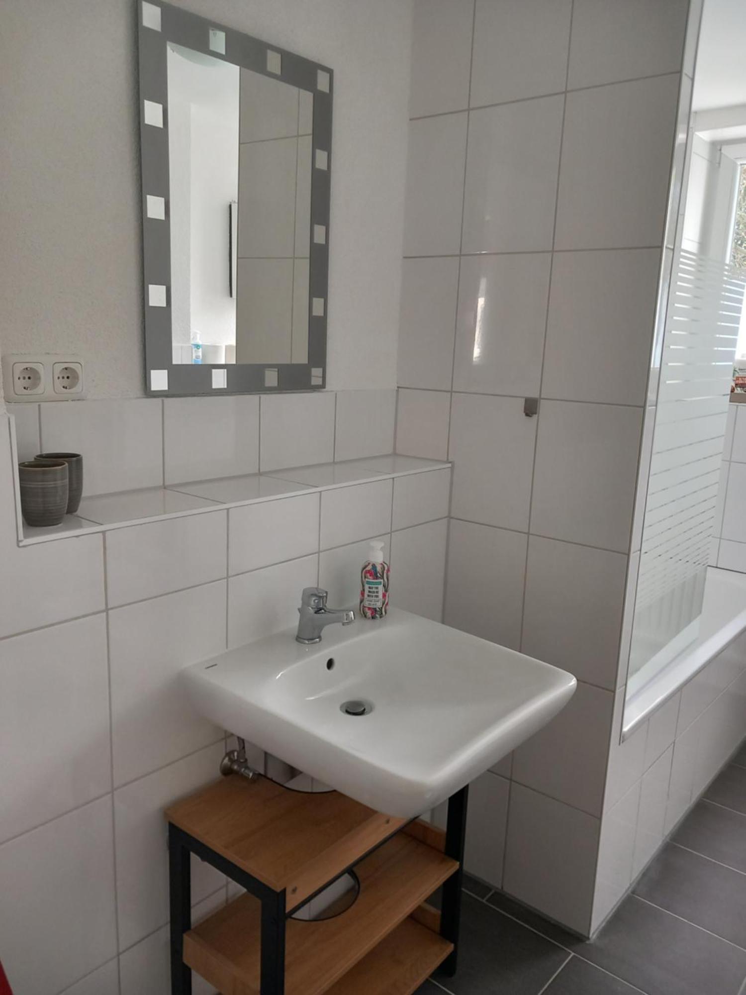 City Apartment Duisburg 1#Netflix &Wlan &Kingsize Bett &Kaffee Maschine & Central & 500M Innenhafen & 2 Min U Bahn Extérieur photo